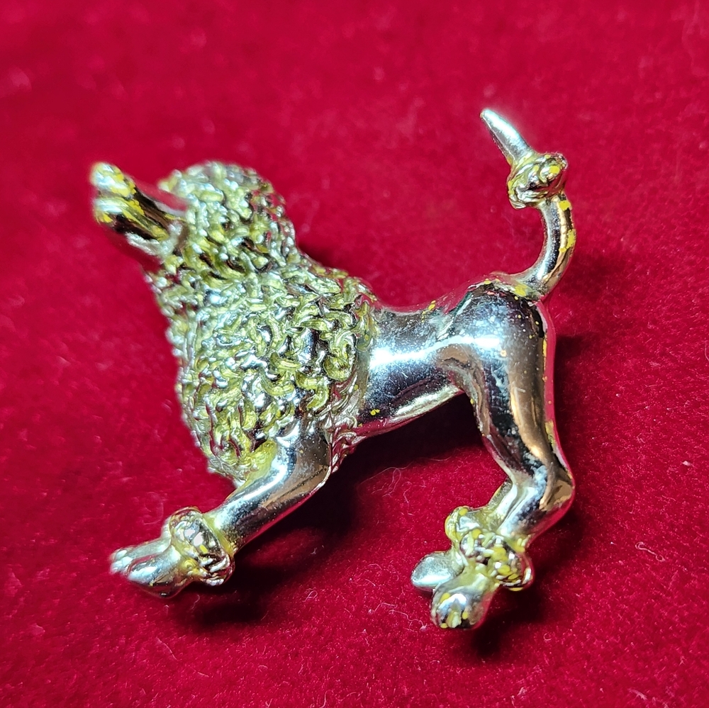 1950 FRENCH POODLE VINTAGE PIN GOLDEN BOY PUPPY FASHION JEWELRY
